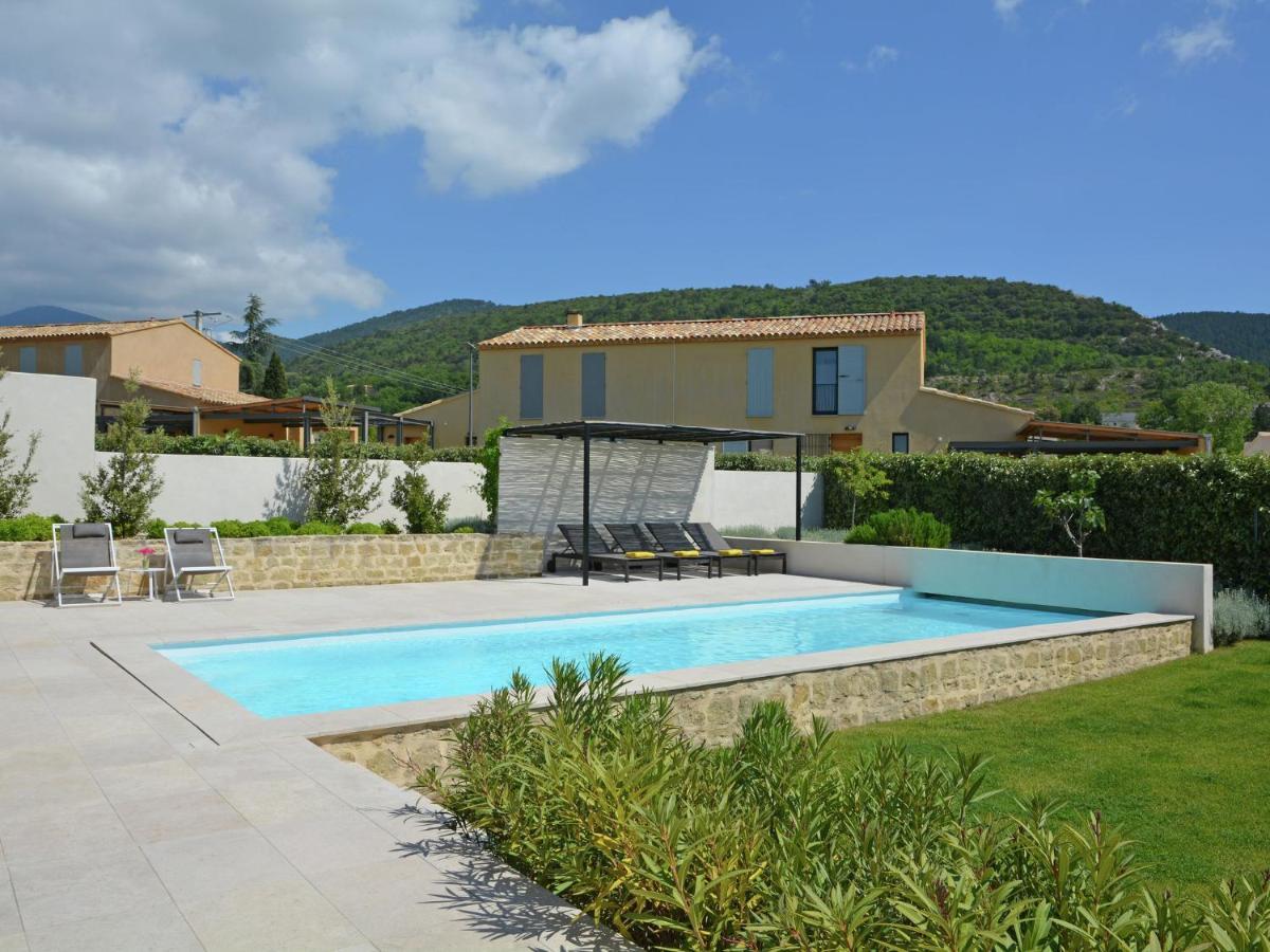 Vibrant Villa In Malauc Ne With Private Garden Malaucene Exterior photo
