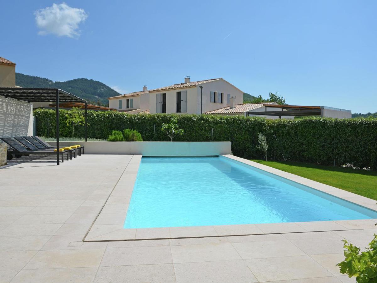 Vibrant Villa In Malauc Ne With Private Garden Malaucene Room photo